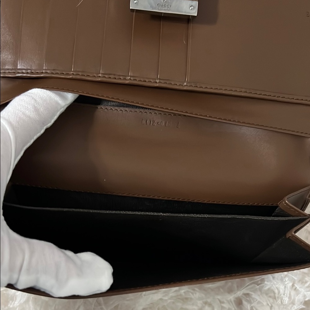 Gucci Monogram Tan Clutch Wallet Authentic EUC - Picture 12 of 17